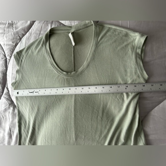 Athleta XS cap-sleeve round neck loose fit tee sage green - Picture 7 of 10